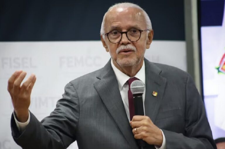 Desplome de avioneta usada por gobernador de Nayarit deja dos muertos