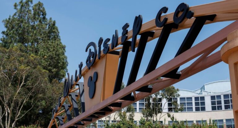 Disney despide a cerca de 300 empleados y lanza programa de retiro anticipado
