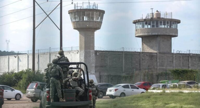 Separan temporalmente al director del penal El Castillo tras riñas mortales en Mazatlán