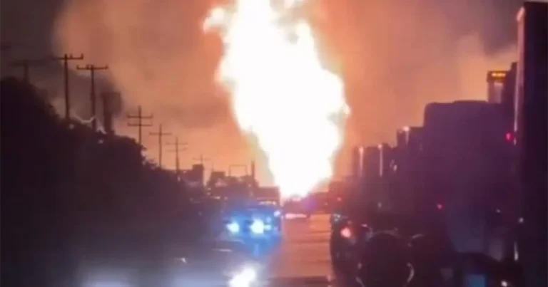 Explosión de pipa provoca cierre temporal en la carretera Victoria-Zaragoza