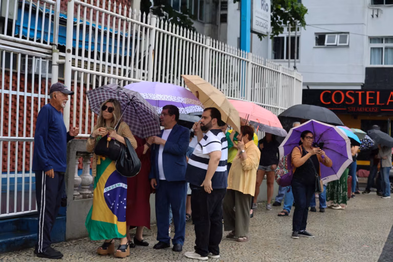 Brasil amplía horario de votación en segunda vuelta presidencial 2026